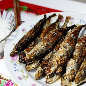 Cá nục hấp chiên giòn