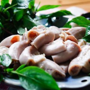 Lòng heo chấm mắm gừng