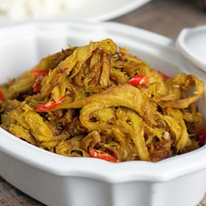 Mì căn kho sả ớt chay