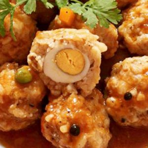 Xíu mại bọc trứng cút sốt cà