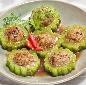 Khổ qua nhồi nấm kho chay