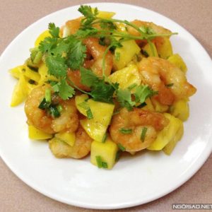 tom-sot-dua-chua-ngot-ngon-nhu-me-nau