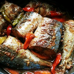 ca-nuc-hap-kho-nuoc-dua-ngon-nhu-me-nau