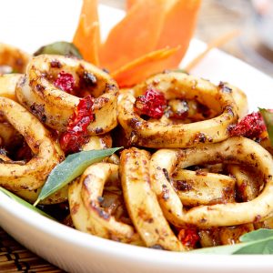 muc-xao-sa-te-ngon-nhu-me-nau