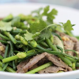 bo-xao-bong-he-com-ngon-nhu-me-nau