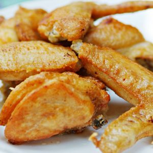 canh-ga-hap-bia-chien-gion-com-ngon-nhu-me-nau