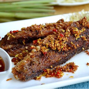 ca-luoi-trau-chien-gion-com-ngon-nhu-me-nau