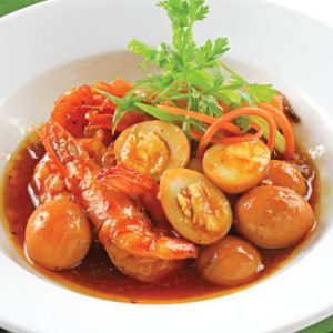 tom-kho-trung-cut-com-ngon-nhu-me-nau